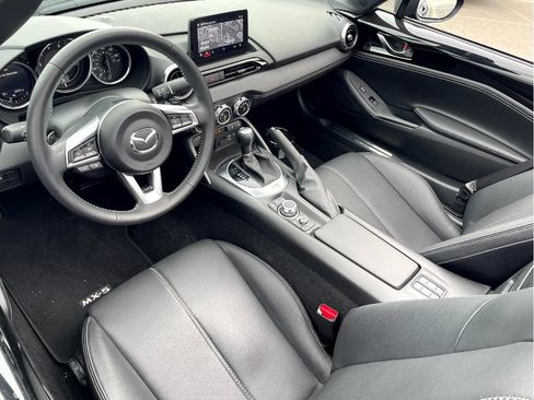 Used 2023 MAZDA MX-5 Miata Grand Touring RWD image 12