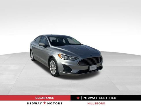 Used 2020 Ford Fusion SE image 1