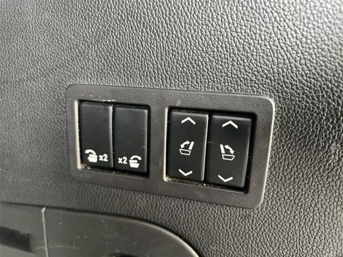 Used 2018 Cadillac Escalade Luxury image 29