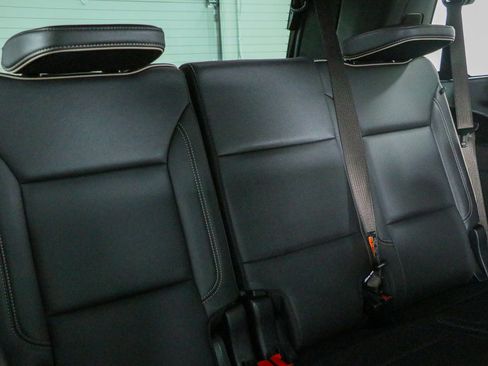 Used 2025 GMC Yukon Elevation w/ Elevation Premium Package AWD/4WD image 35