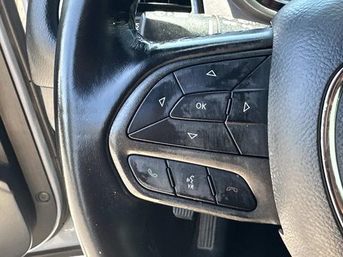 Used 2021 Dodge Challenger SXT RWD image 25