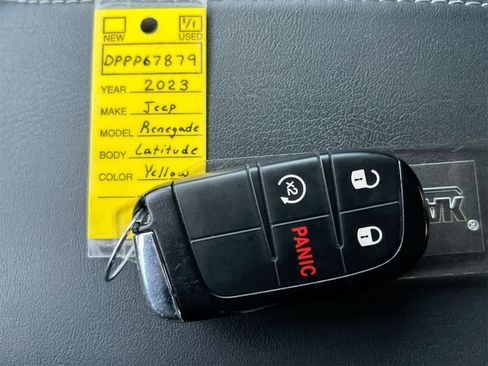 Used 2023 Jeep Renegade Latitude image 36
