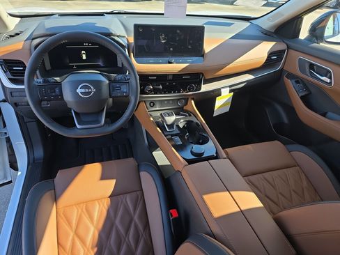 New 2026 Nissan Rogue Platinum w/ Platinum Premium Package image 4