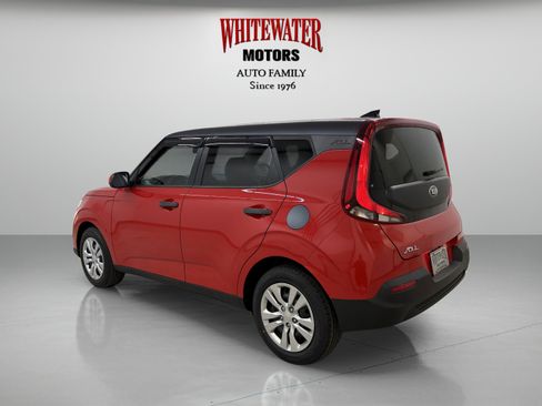 Used 2020 Kia Soul LX image 2