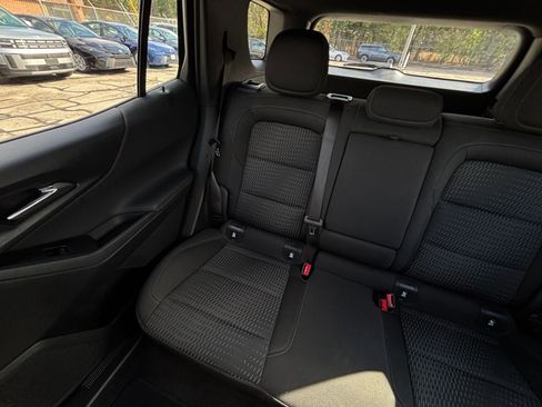 Used 2025 Chevrolet Equinox LT image 43