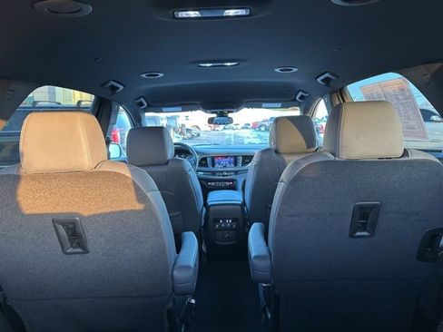 Used 2023 Buick Enclave Essence image 23