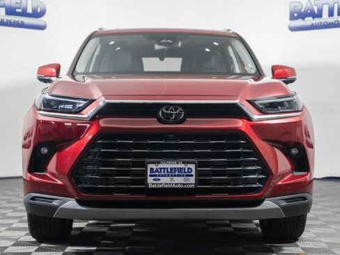 Used 2024 Toyota Grand Highlander Platinum image 2