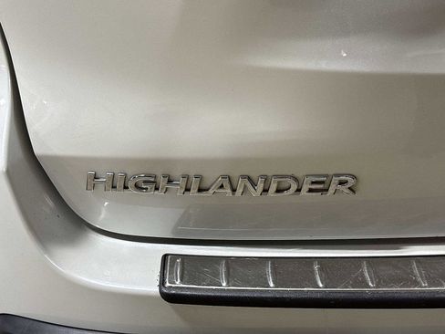 Used 2017 Toyota Highlander XLE w/ Protection Package #3 image 28