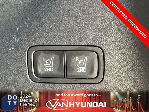 Certified 2025 Hyundai Santa Fe SEL image 18