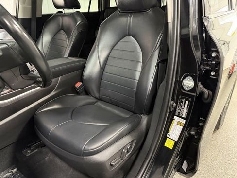 Used 2022 Toyota Highlander XLE image 23