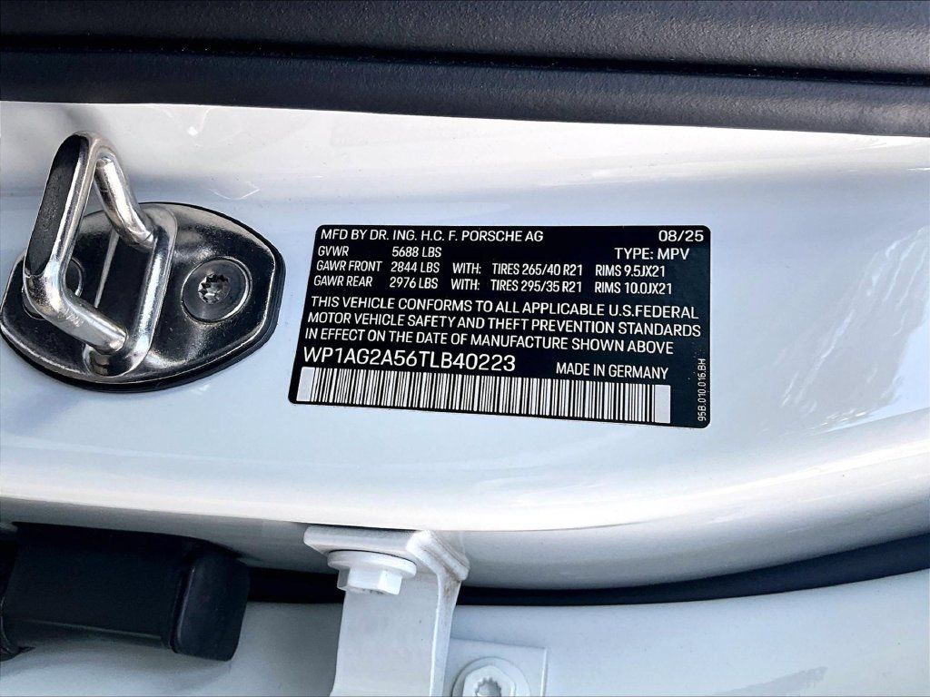 Certified 2026 Porsche Macan S AWD/4WD image 35