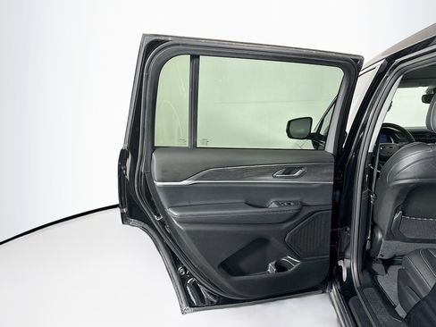 Used 2023 Jeep Grand Cherokee L Limited image 27