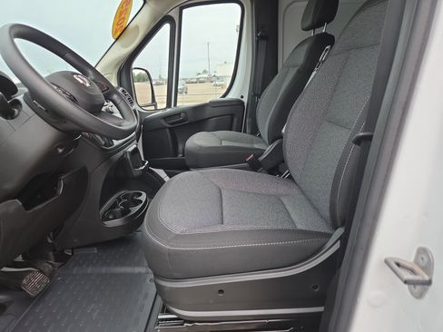 Used 2025 RAM ProMaster 2500 w/ Storage Group image 5