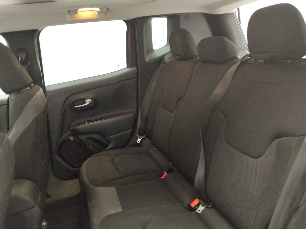Used 2018 Jeep Renegade Altitude AWD/4WD image 18
