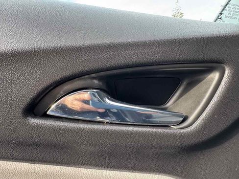 Used 2020 Chevrolet Equinox LS image 40