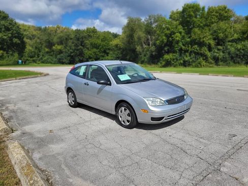 Used 2005 Ford Focus SE image 4
