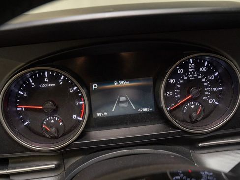 Certified 2024 Kia Carnival LX image 16