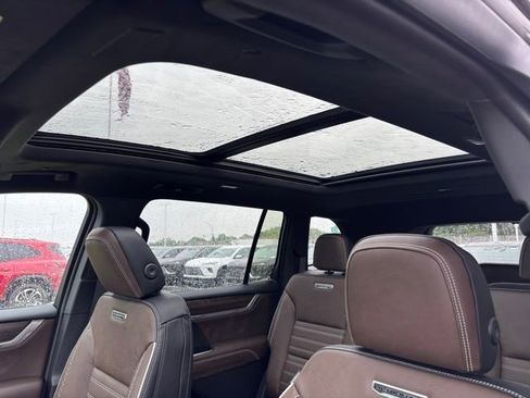 New 2026 GMC Acadia Denali Ultimate w/ LPO, Floor Liner Package AWD/4WD image 5