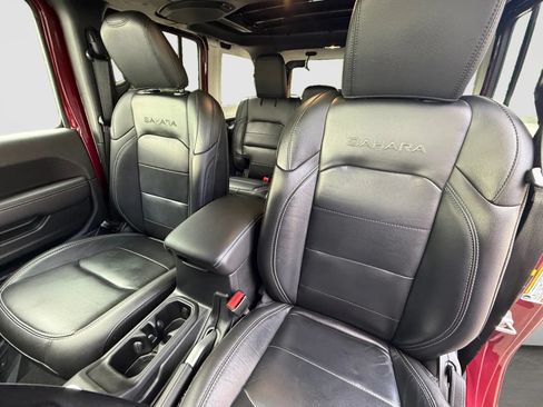 Used 2021 Jeep Wrangler Unlimited Sahara AWD/4WD image 13