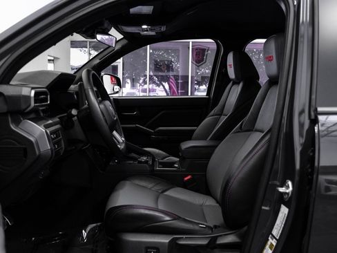 Used 2024 Toyota Tacoma TRD Sport image 4