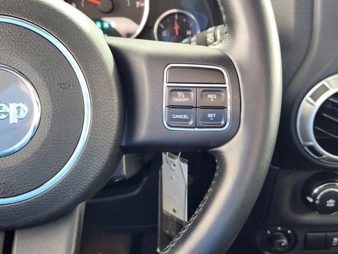 Used 2012 Jeep Wrangler Rubicon w/ PWR Convenience Group image 20