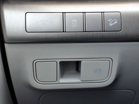 Certified 2025 Hyundai Kona SEL FWD image 20