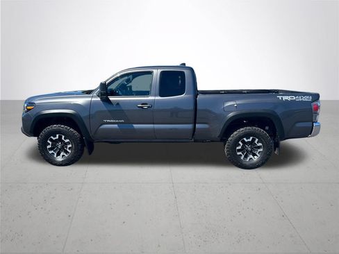 Used 2022 Toyota Tacoma TRD Off-Road w/ TRD Premium Off Road Package AWD/4WD image 10