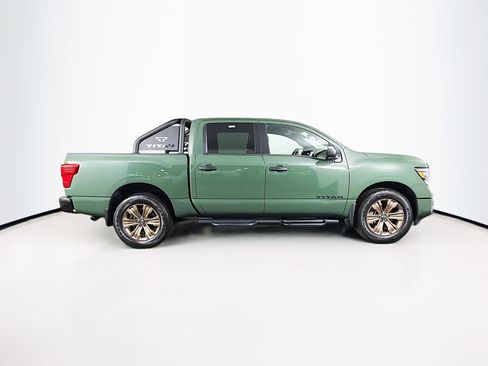 Used 2024 Nissan Titan SV w/ SV Bronze Edition Package image 9