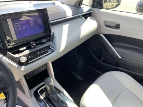 Used 2024 Toyota Corolla Cross L image 13