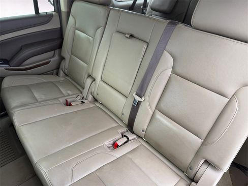 Used 2018 Chevrolet Suburban LT image 13