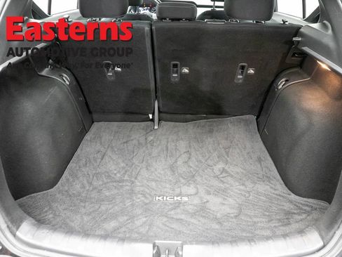 Used 2023 Nissan Kicks SV FWD image 9