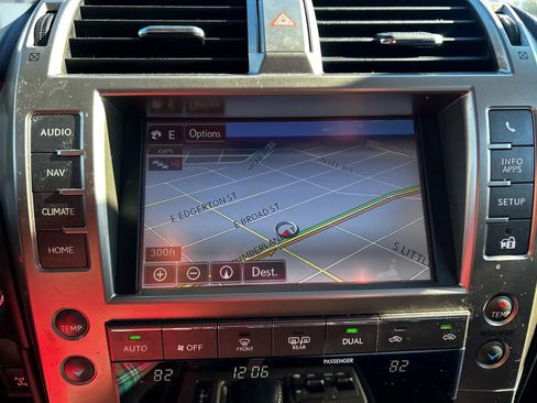 Used 2015 Lexus GX 460 image 16