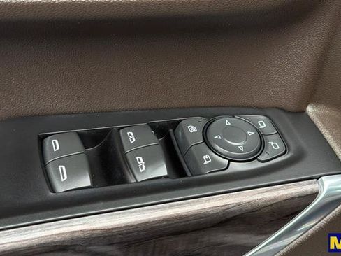 Used 2022 Chevrolet Silverado 1500 LTZ w/ Technology Package AWD/4WD image 12