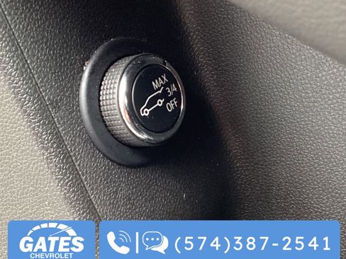 Used 2025 Cadillac XT6 Premium Luxury image 35