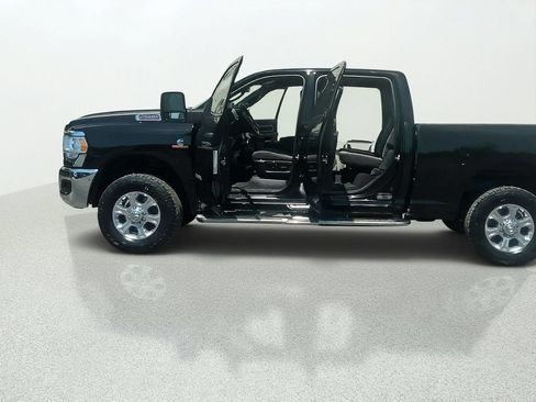 Used 2024 RAM 2500 Big Horn AWD/4WD image 11