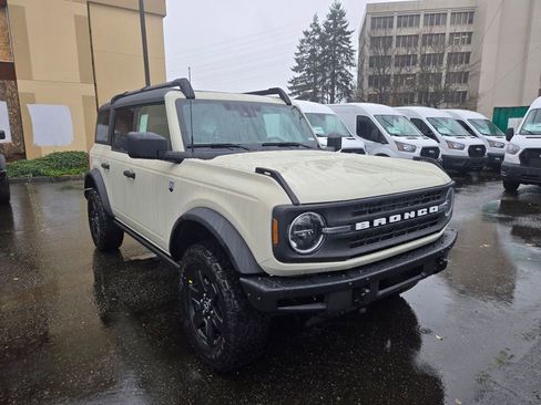New 2025 Ford Bronco Big Bend w/ Black Diamond Package image 3