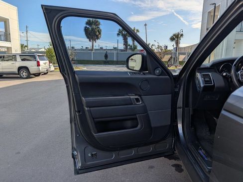 Used 2016 Land Rover Range Rover Sport HSE image 16