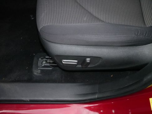 Certified 2022 Toyota Highlander LE image 20