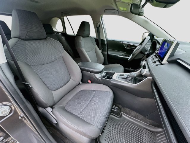 Used 2024 Toyota RAV4 LE AWD/4WD image 26