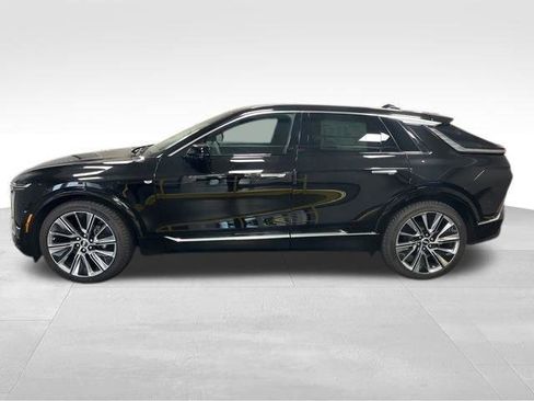 New 2026 Cadillac Lyriq Signature Luxury image 2