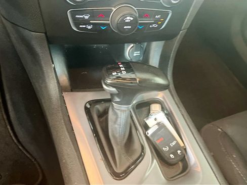Used 2019 Dodge Charger R/T w/ Blacktop Package RWD image 15
