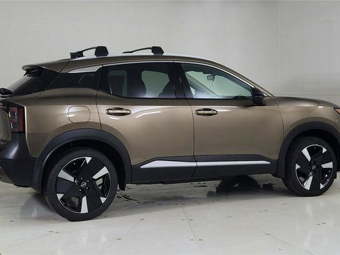 New 2026 Nissan Kicks SR w/ Cold Weather Package image 7