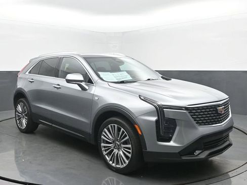 Used 2024 Cadillac XT4 Premium Luxury FWD image 7
