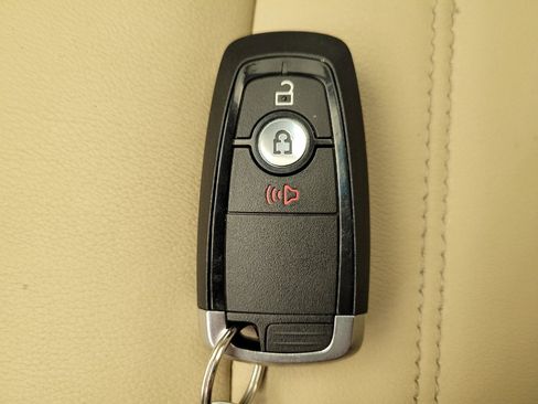 Used 2018 Ford Edge SEL w/ Equipment Group 201A FWD image 32