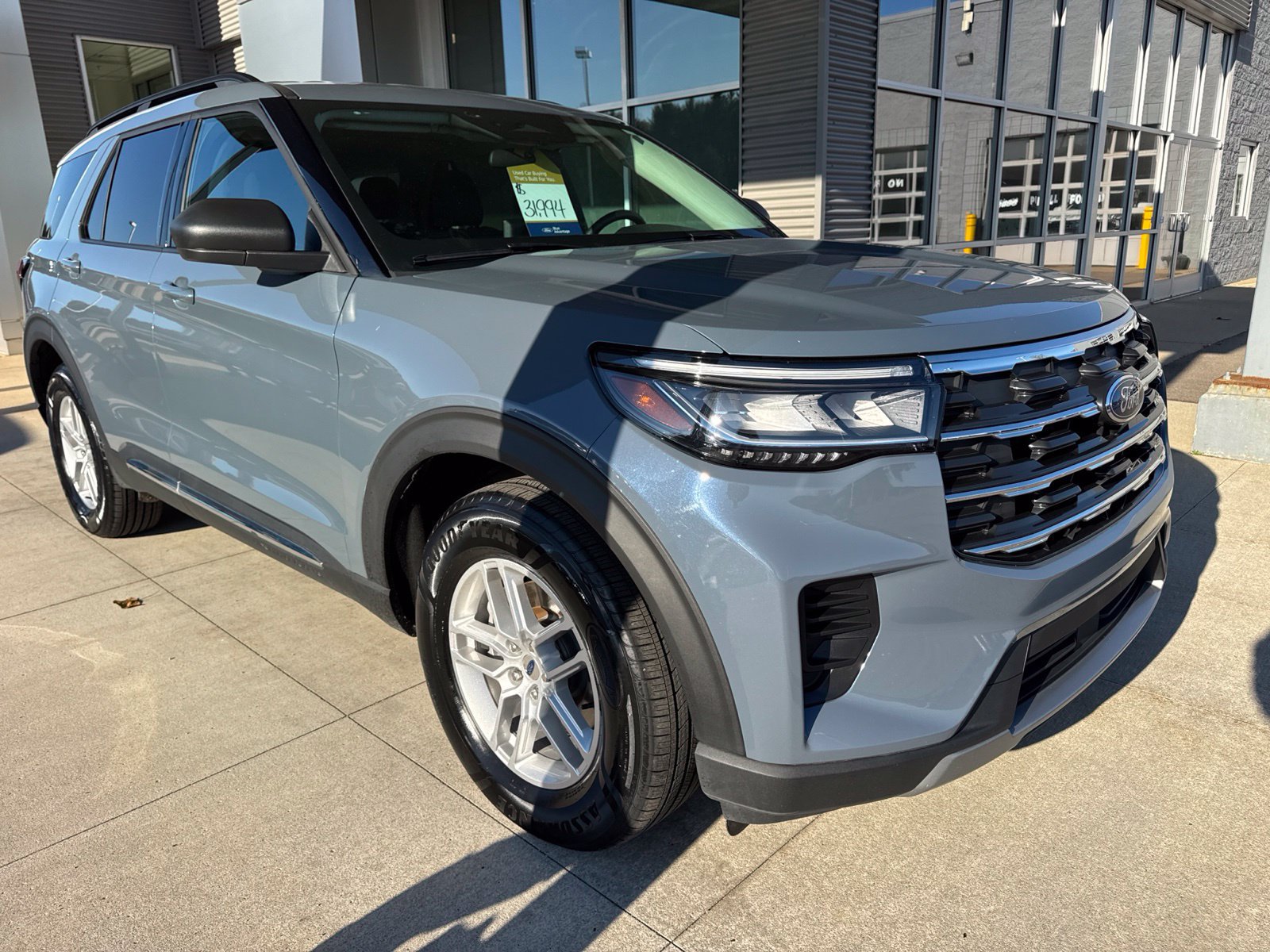 Certified 2025 Ford Explorer Active AWD/4WD image 10