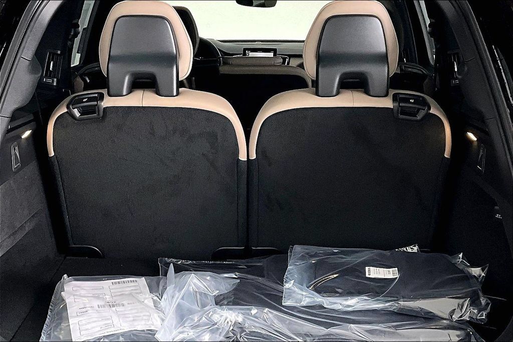 New 2026 Volvo XC90 T8 Plus w/ Protection Package Premier AWD/4WD image 29