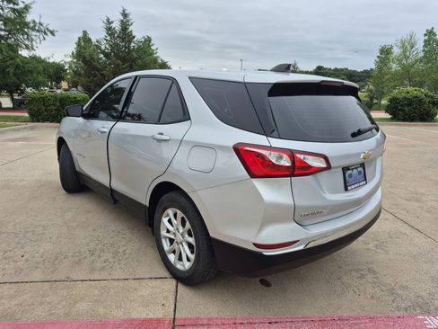 Used 2018 Chevrolet Equinox LS FWD image 8