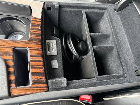 Used 2021 Cadillac Escalade ESV Premium Luxury AWD/4WD image 33