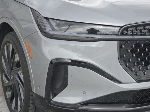 Used 2024 Lincoln Nautilus Reserve w/ Equipment Group 202A image 10