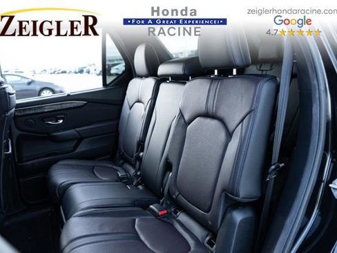 Used 2025 Honda Pilot Black Edition image 16